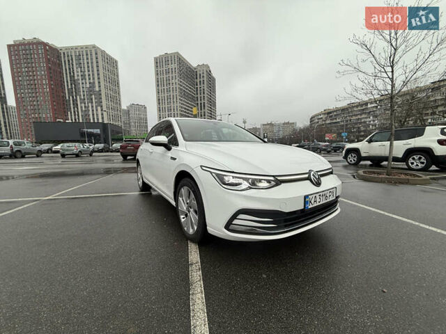 Белый Фольксваген Гольф, объемом двигателя 1.4 л и пробегом 18 тыс. км за 24950 $, фото 2 на Automoto.ua