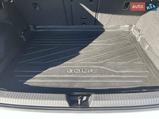 Белый Фольксваген Гольф, объемом двигателя 1.4 л и пробегом 39 тыс. км за 21999 $, фото 52 на Automoto.ua