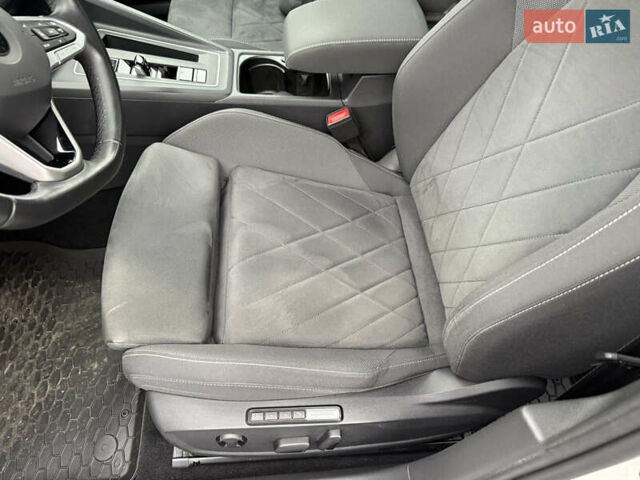 Белый Фольксваген Гольф, объемом двигателя 1.4 л и пробегом 18 тыс. км за 24950 $, фото 26 на Automoto.ua