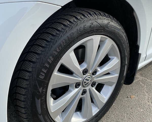 Белый Фольксваген Гольф, объемом двигателя 1.4 л и пробегом 68 тыс. км за 16200 $, фото 27 на Automoto.ua