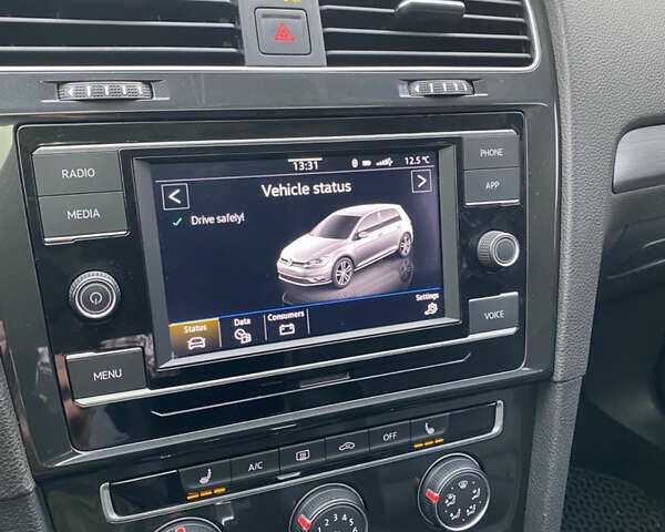 Белый Фольксваген Гольф, объемом двигателя 1.4 л и пробегом 68 тыс. км за 16200 $, фото 11 на Automoto.ua