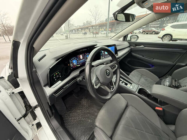 Белый Фольксваген Гольф, объемом двигателя 1.4 л и пробегом 18 тыс. км за 24950 $, фото 22 на Automoto.ua