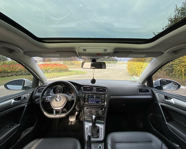 Белый Фольксваген Гольф, объемом двигателя 1.4 л и пробегом 68 тыс. км за 16200 $, фото 19 на Automoto.ua