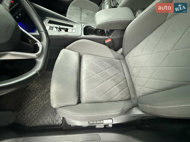 Белый Фольксваген Гольф, объемом двигателя 1.4 л и пробегом 18 тыс. км за 24950 $, фото 30 на Automoto.ua