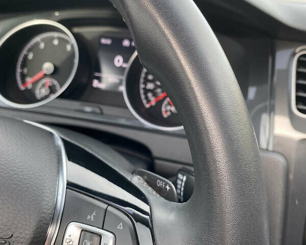 Белый Фольксваген Гольф, объемом двигателя 1.4 л и пробегом 68 тыс. км за 16200 $, фото 7 на Automoto.ua