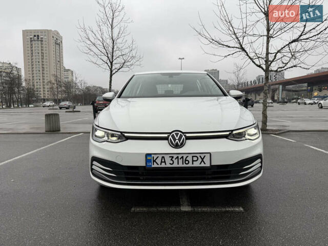 Белый Фольксваген Гольф, объемом двигателя 1.4 л и пробегом 18 тыс. км за 24950 $, фото 5 на Automoto.ua