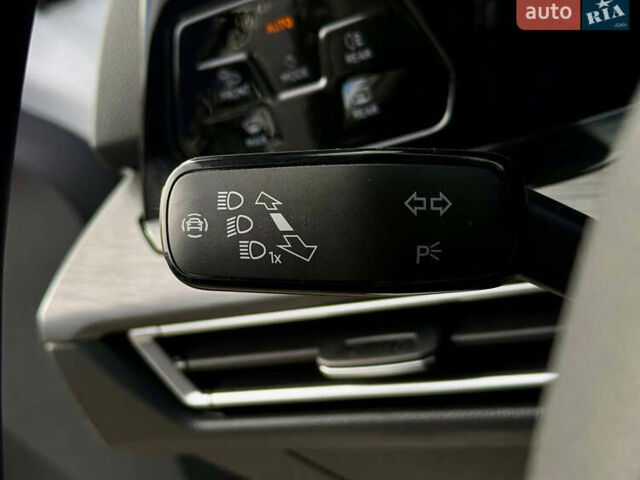 Белый Фольксваген Гольф, объемом двигателя 2 л и пробегом 34 тыс. км за 28500 $, фото 25 на Automoto.ua