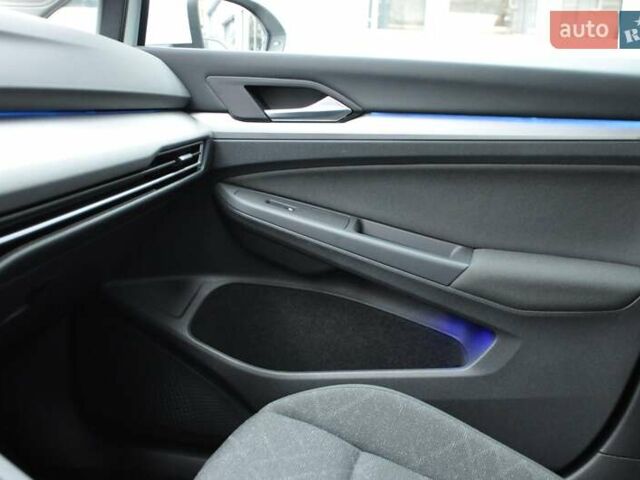 Белый Фольксваген Гольф, объемом двигателя 1.6 л и пробегом 8 тыс. км за 23000 $, фото 43 на Automoto.ua