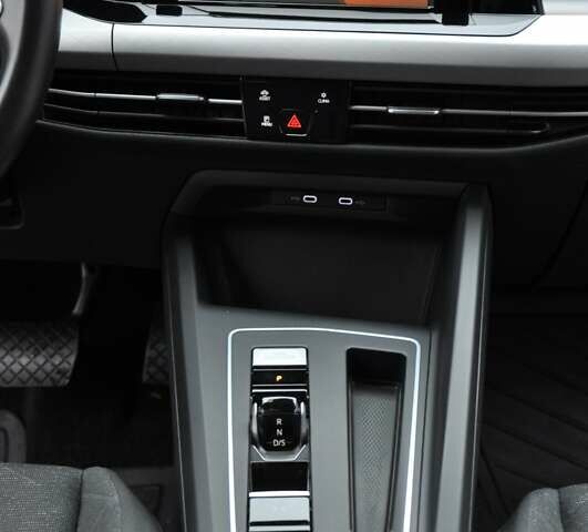 Белый Фольксваген Гольф, объемом двигателя 1.6 л и пробегом 8 тыс. км за 23000 $, фото 31 на Automoto.ua