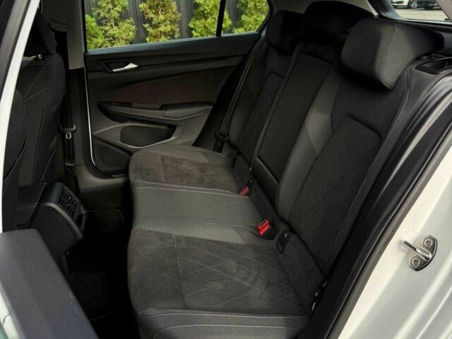 Белый Фольксваген Гольф, объемом двигателя 2 л и пробегом 34 тыс. км за 28500 $, фото 15 на Automoto.ua