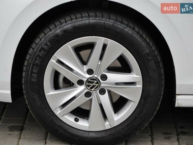 Белый Фольксваген Гольф, объемом двигателя 1.6 л и пробегом 8 тыс. км за 23000 $, фото 14 на Automoto.ua