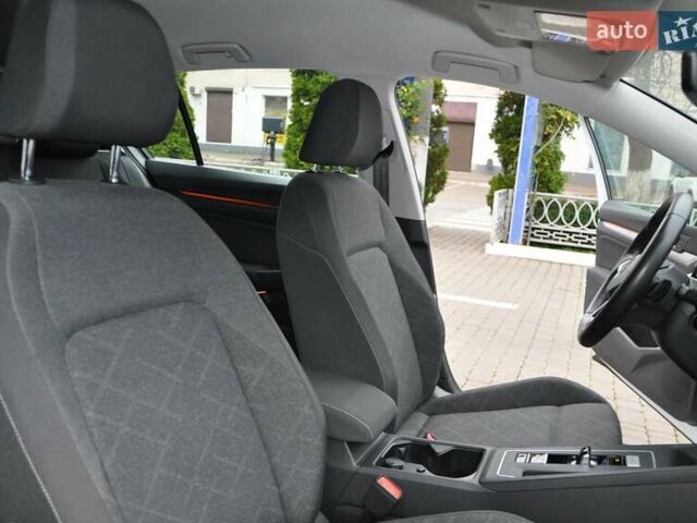 Белый Фольксваген Гольф, объемом двигателя 1.6 л и пробегом 8 тыс. км за 23000 $, фото 21 на Automoto.ua