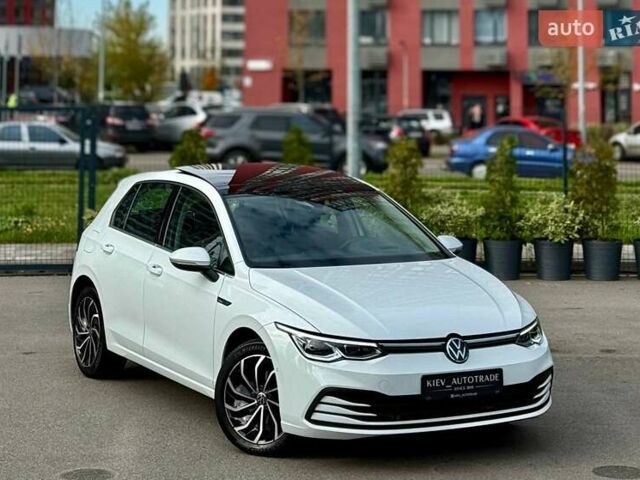 Белый Фольксваген Гольф, объемом двигателя 2 л и пробегом 34 тыс. км за 28500 $, фото 1 на Automoto.ua