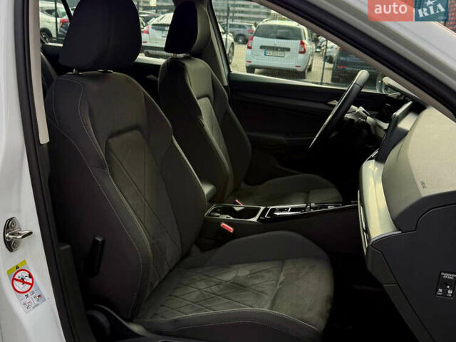 Белый Фольксваген Гольф, объемом двигателя 2 л и пробегом 34 тыс. км за 28500 $, фото 39 на Automoto.ua