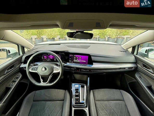 Белый Фольксваген Гольф, объемом двигателя 2 л и пробегом 34 тыс. км за 28500 $, фото 42 на Automoto.ua