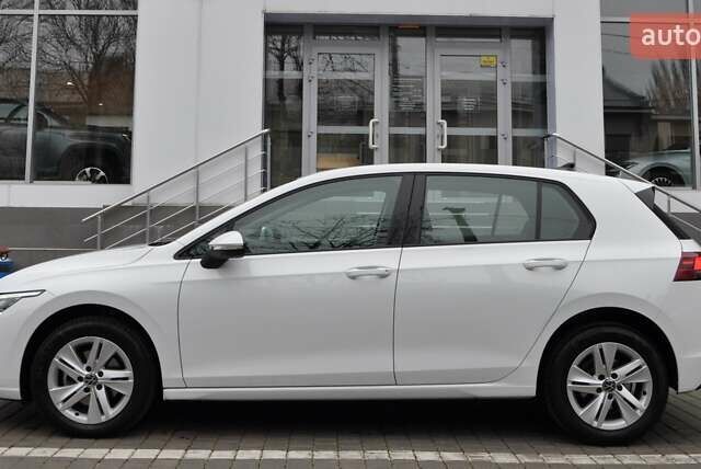 Белый Фольксваген Гольф, объемом двигателя 1.6 л и пробегом 8 тыс. км за 23000 $, фото 1 на Automoto.ua