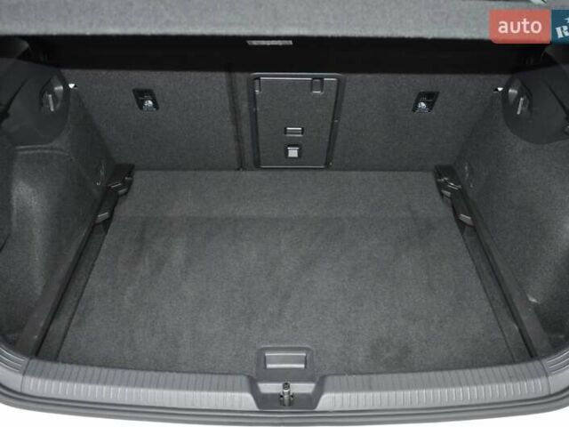 Белый Фольксваген Гольф, объемом двигателя 1.6 л и пробегом 8 тыс. км за 23000 $, фото 6 на Automoto.ua