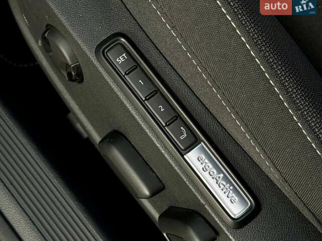 Белый Фольксваген Гольф, объемом двигателя 2 л и пробегом 34 тыс. км за 28500 $, фото 19 на Automoto.ua