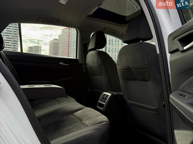 Белый Фольксваген Гольф, объемом двигателя 2 л и пробегом 34 тыс. км за 28500 $, фото 36 на Automoto.ua