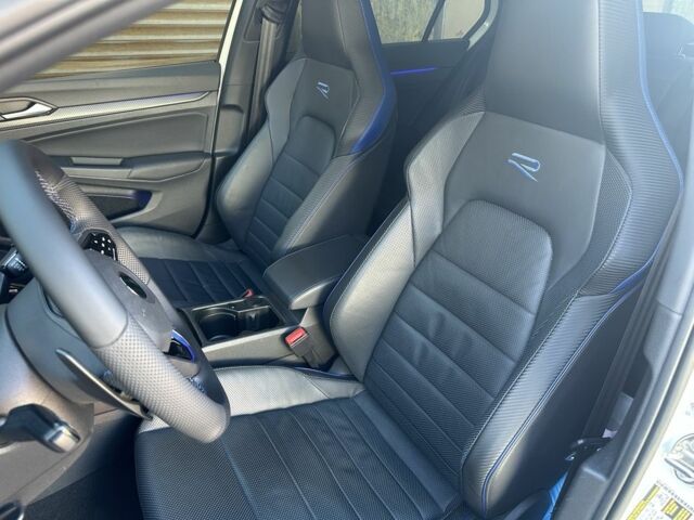 Белый Фольксваген Гольф, объемом двигателя 2 л и пробегом 40 тыс. км за 50000 $, фото 5 на Automoto.ua