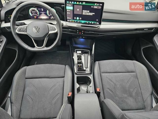 Белый Фольксваген Гольф, объемом двигателя 1.4 л и пробегом 13 тыс. км за 30890 $, фото 40 на Automoto.ua