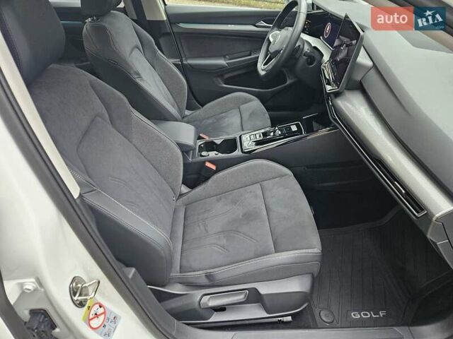 Белый Фольксваген Гольф, объемом двигателя 1.4 л и пробегом 13 тыс. км за 30890 $, фото 33 на Automoto.ua