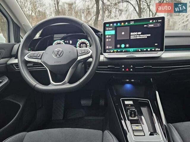 Белый Фольксваген Гольф, объемом двигателя 1.4 л и пробегом 13 тыс. км за 30890 $, фото 41 на Automoto.ua