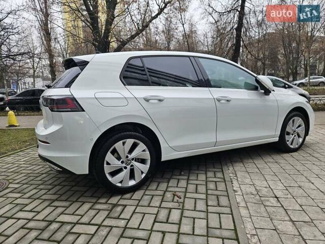 Белый Фольксваген Гольф, объемом двигателя 1.4 л и пробегом 13 тыс. км за 30890 $, фото 5 на Automoto.ua