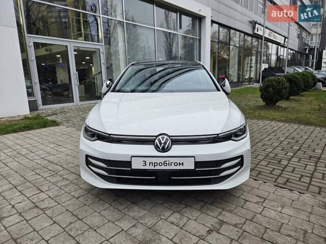 Белый Фольксваген Гольф, объемом двигателя 1.4 л и пробегом 13 тыс. км за 30890 $, фото 1 на Automoto.ua
