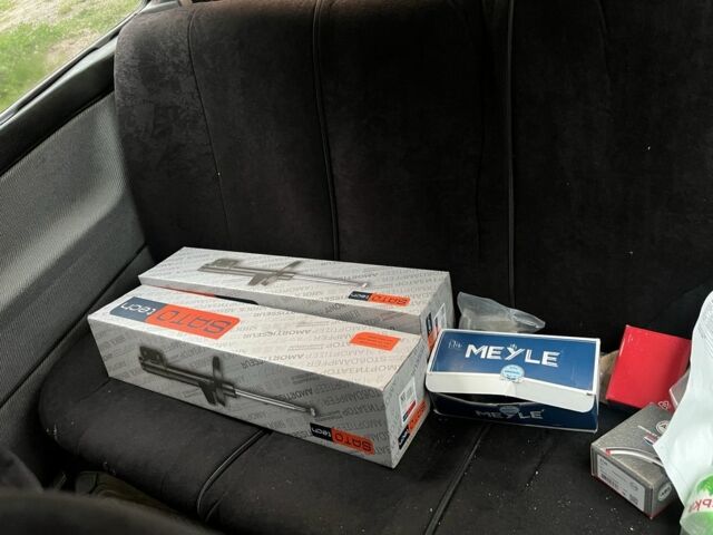 Белый Фольксваген Гольф, объемом двигателя 1.3 л и пробегом 333 тыс. км за 780 $, фото 9 на Automoto.ua