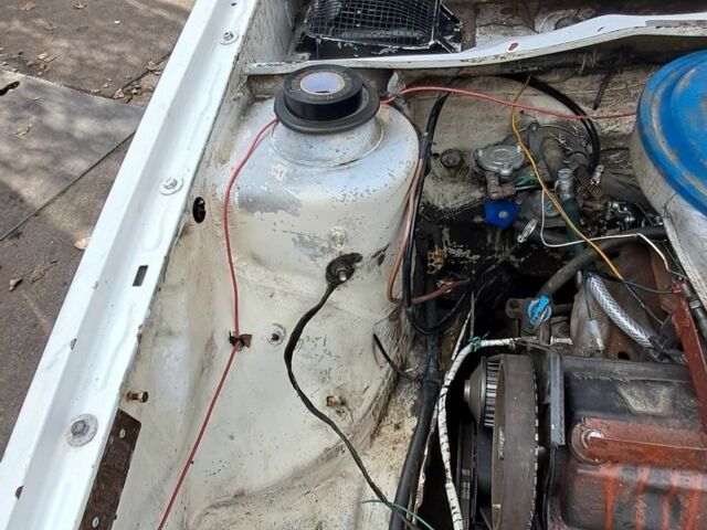 Белый Фольксваген Гольф, объемом двигателя 1.3 л и пробегом 260 тыс. км за 833 $, фото 9 на Automoto.ua