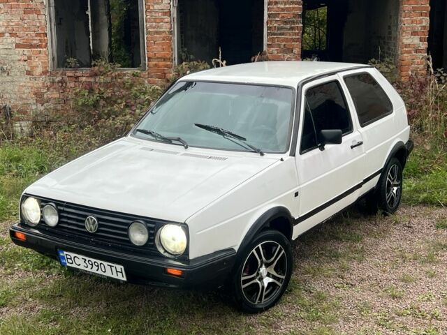 Белый Фольксваген Гольф, объемом двигателя 1.3 л и пробегом 333 тыс. км за 780 $, фото 3 на Automoto.ua