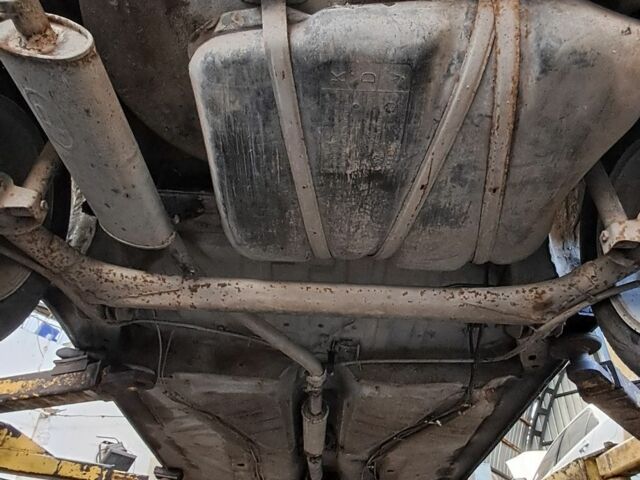 Белый Фольксваген Гольф, объемом двигателя 1.3 л и пробегом 260 тыс. км за 833 $, фото 22 на Automoto.ua