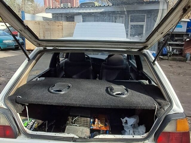 Белый Фольксваген Гольф, объемом двигателя 1.3 л и пробегом 260 тыс. км за 833 $, фото 10 на Automoto.ua