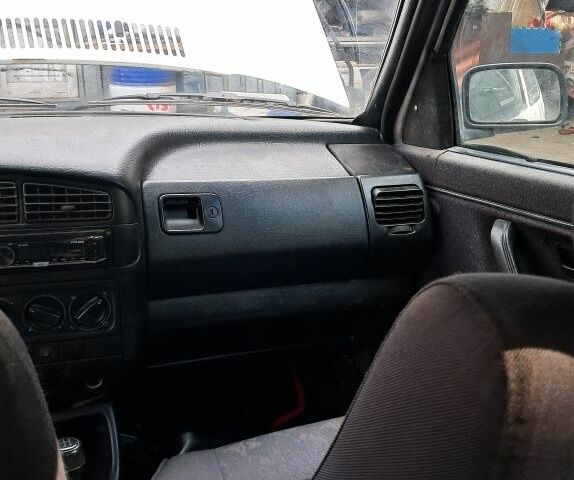 Белый Фольксваген Гольф, объемом двигателя 1.3 л и пробегом 260 тыс. км за 833 $, фото 14 на Automoto.ua