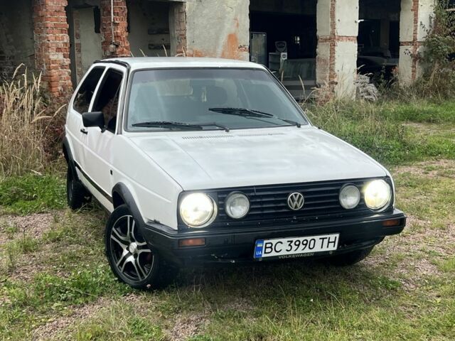 Белый Фольксваген Гольф, объемом двигателя 1.3 л и пробегом 333 тыс. км за 780 $, фото 4 на Automoto.ua