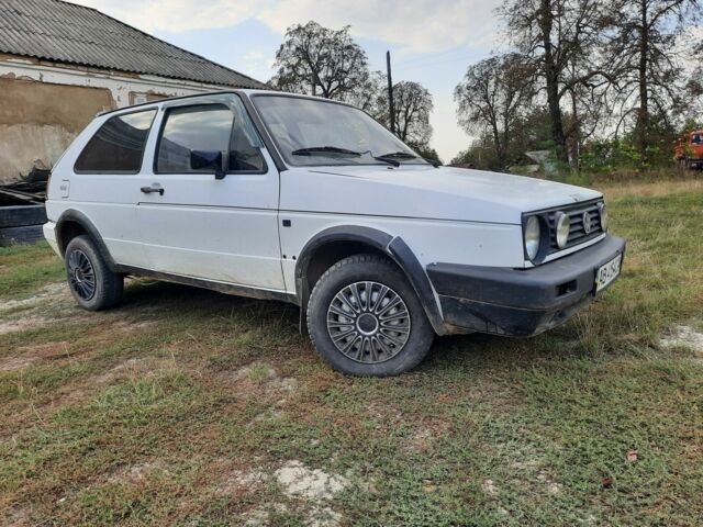 Білий Фольксваген Гольф, об'ємом двигуна 1 л та пробігом 320 тис. км за 500 $, фото 1 на Automoto.ua