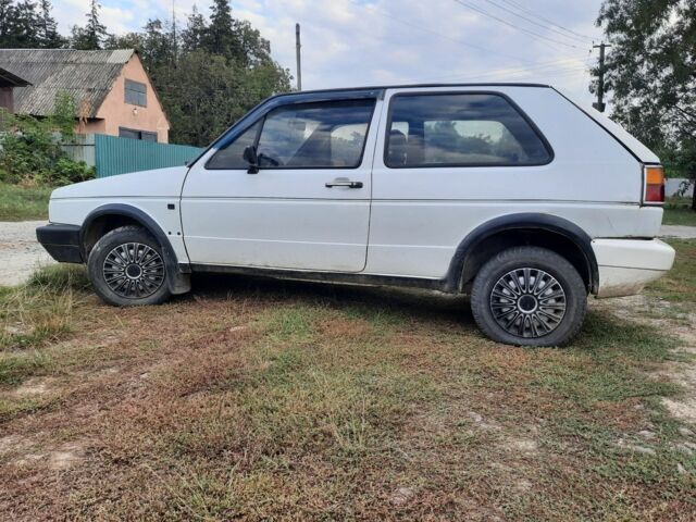 Білий Фольксваген Гольф, об'ємом двигуна 1 л та пробігом 320 тис. км за 500 $, фото 4 на Automoto.ua