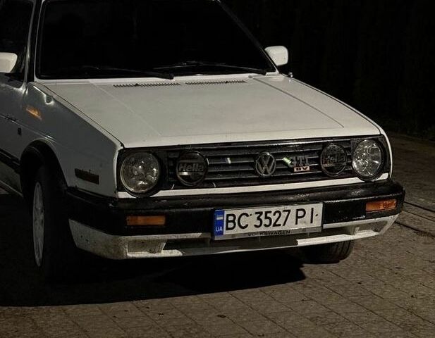 Белый Фольксваген Гольф, объемом двигателя 1.3 л и пробегом 3 тыс. км за 615 $, фото 1 на Automoto.ua