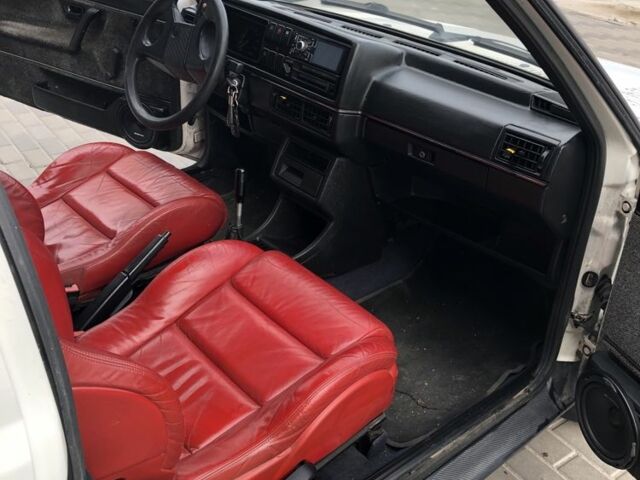 Білий Фольксваген Гольф, об'ємом двигуна 1.6 л та пробігом 500 тис. км за 1600 $, фото 3 на Automoto.ua