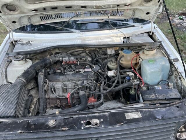 Білий Фольксваген Гольф, об'ємом двигуна 1.8 л та пробігом 250 тис. км за 1350 $, фото 6 на Automoto.ua