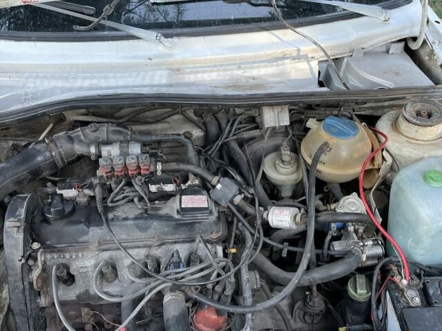 Білий Фольксваген Гольф, об'ємом двигуна 1.8 л та пробігом 250 тис. км за 1350 $, фото 7 на Automoto.ua