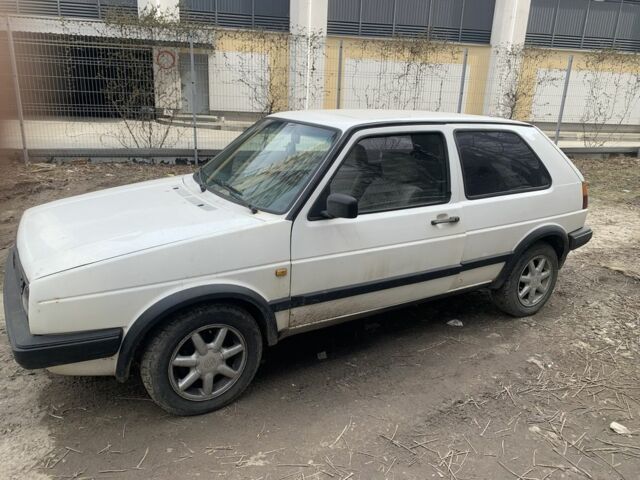 Белый Фольксваген Гольф, объемом двигателя 1.3 л и пробегом 200 тыс. км за 1600 $, фото 2 на Automoto.ua