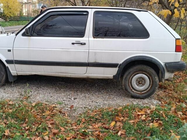 Белый Фольксваген Гольф, объемом двигателя 1 л и пробегом 250 тыс. км за 500 $, фото 2 на Automoto.ua