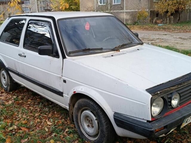 Белый Фольксваген Гольф, объемом двигателя 1 л и пробегом 250 тыс. км за 500 $, фото 1 на Automoto.ua