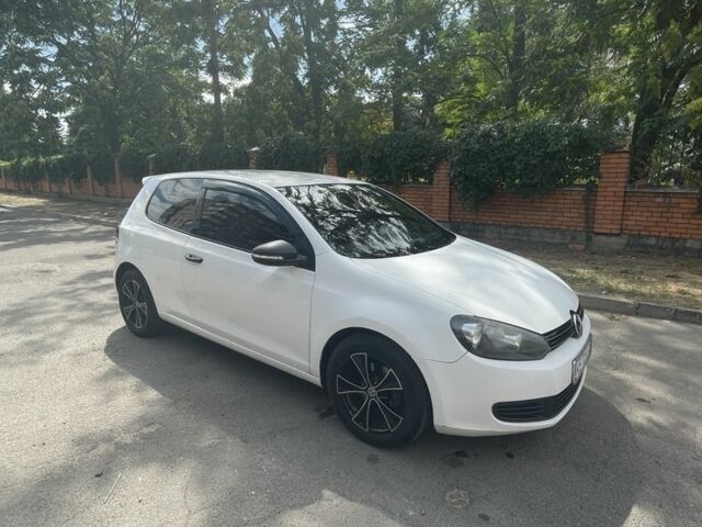 Белый Фольксваген Гольф, объемом двигателя 1.6 л и пробегом 182 тыс. км за 6500 $, фото 4 на Automoto.ua