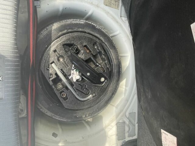 Белый Фольксваген Гольф, объемом двигателя 1.6 л и пробегом 182 тыс. км за 6500 $, фото 10 на Automoto.ua