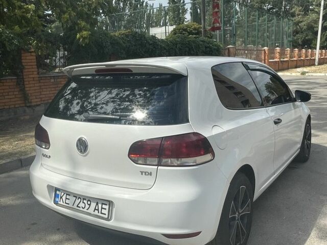 Белый Фольксваген Гольф, объемом двигателя 1.6 л и пробегом 182 тыс. км за 6500 $, фото 3 на Automoto.ua