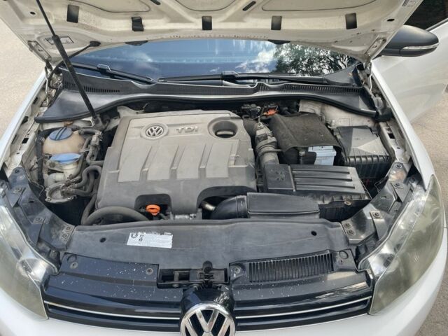 Белый Фольксваген Гольф, объемом двигателя 1.6 л и пробегом 182 тыс. км за 6500 $, фото 5 на Automoto.ua