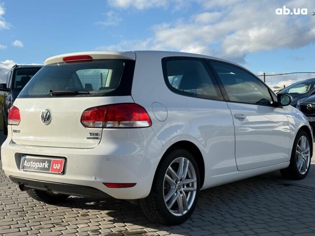 Белый Фольксваген Гольф, объемом двигателя 1.6 л и пробегом 243 тыс. км за 8590 $, фото 4 на Automoto.ua